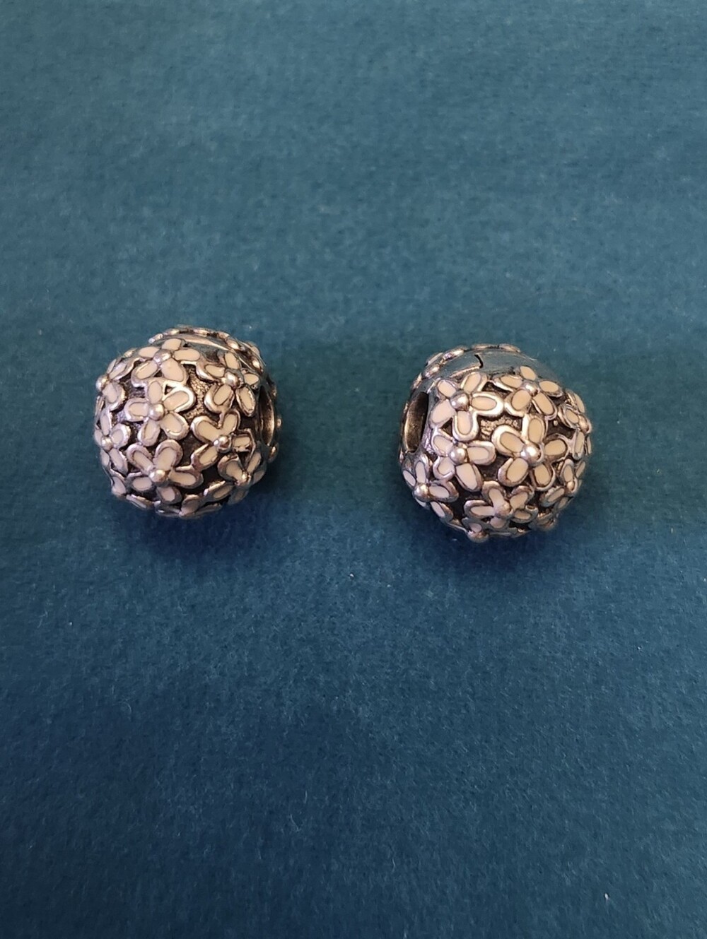 2 Retired Pandora White Enamel Daisies Sterling Silver Clip Charms Set Of 2